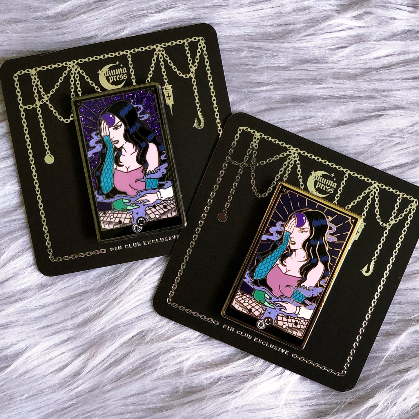 Palm Tarot Pin